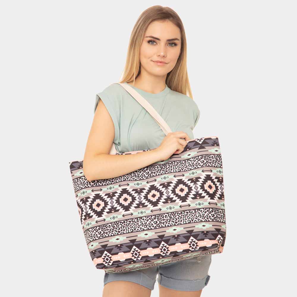 Beach tote tribal leopard